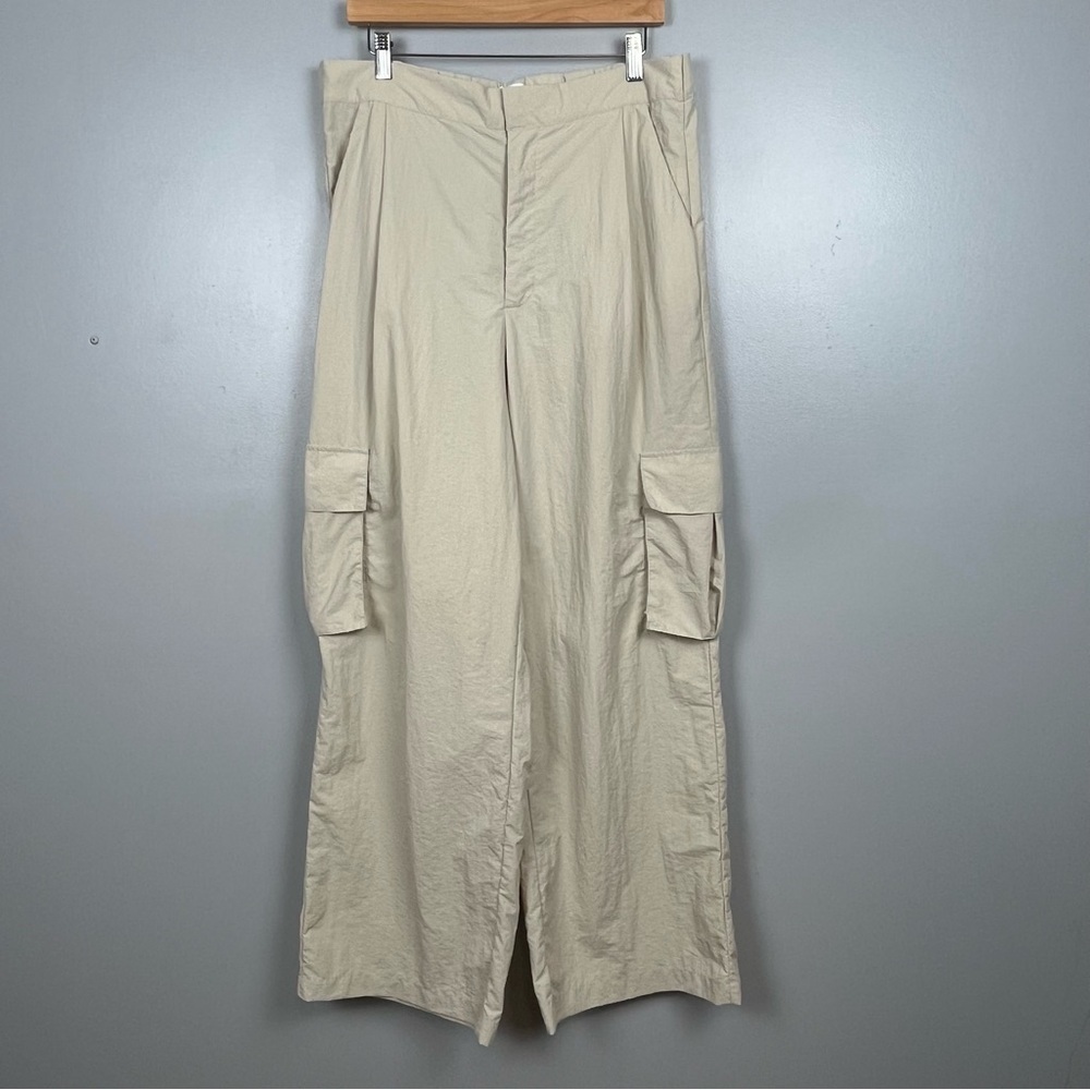 Wilo The Label womens khaki nylon cargo parachute wide leg pants, large.